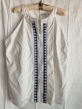 Vineyard Vines White Sleeveless Top with Blue Embroidery